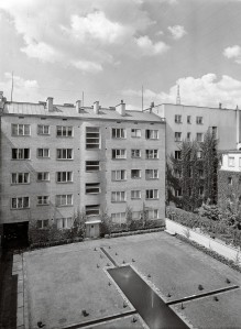 Building at 8 Asfaltowa Street, view from the garden