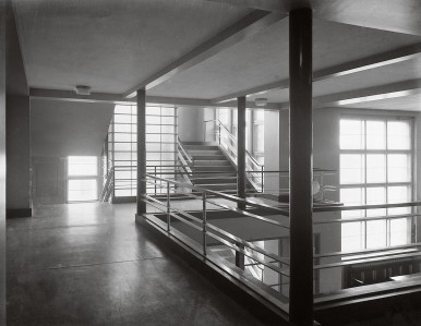 architects J. Puterman-Sadowski, A. Miszewski, built between 1928-1934, Nowogrodzka Street, staircase